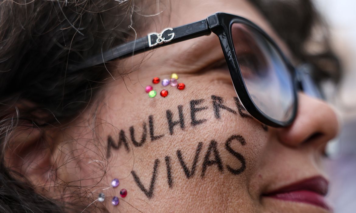 Rio: delegacias terão sala especial para mulheres vítimas de violência