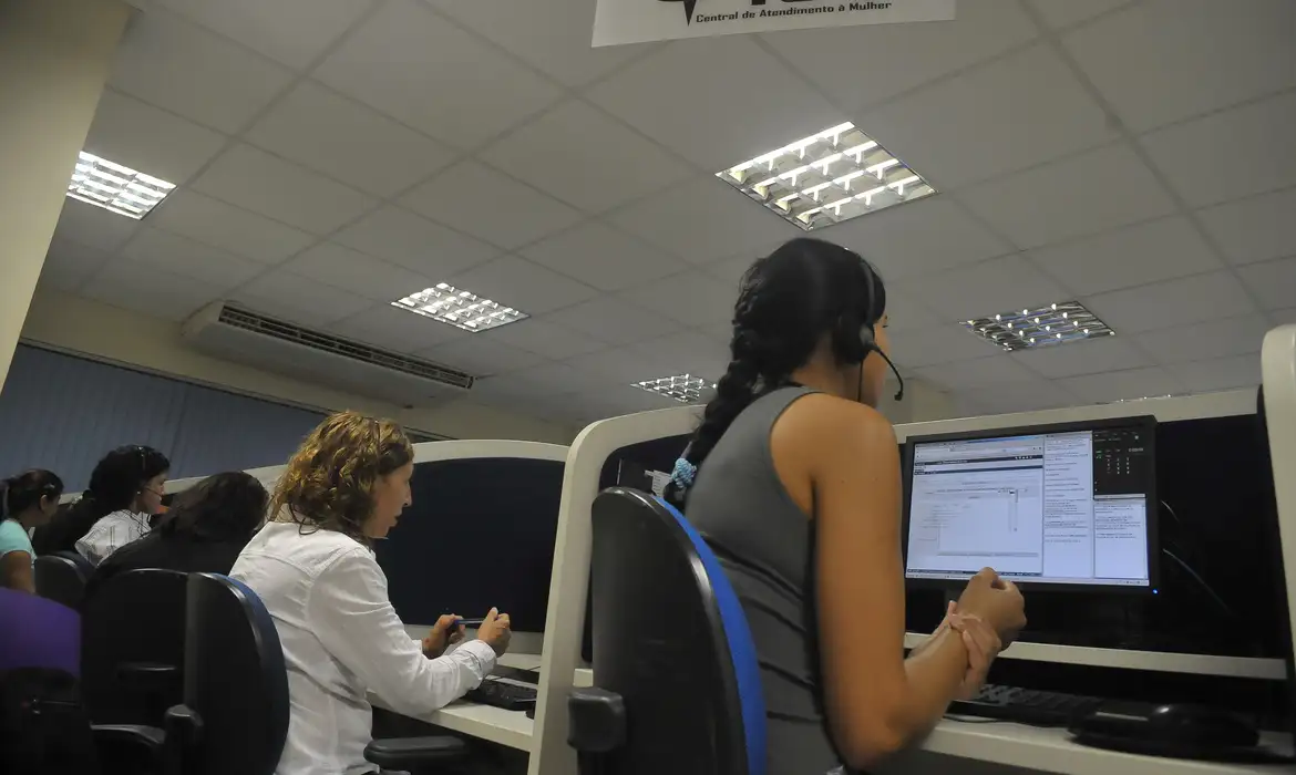 Polícia registrou 783 mil atendimentos especializados à mulher em 2025