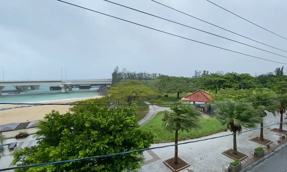 Tempestades causadas por tufão Dolphin atingem leste da China