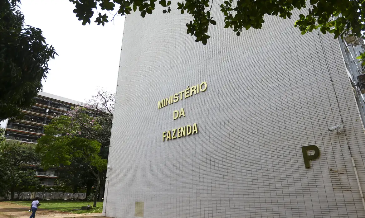 Governo Central tem superávit de R$ 10,8 bilhões em julho