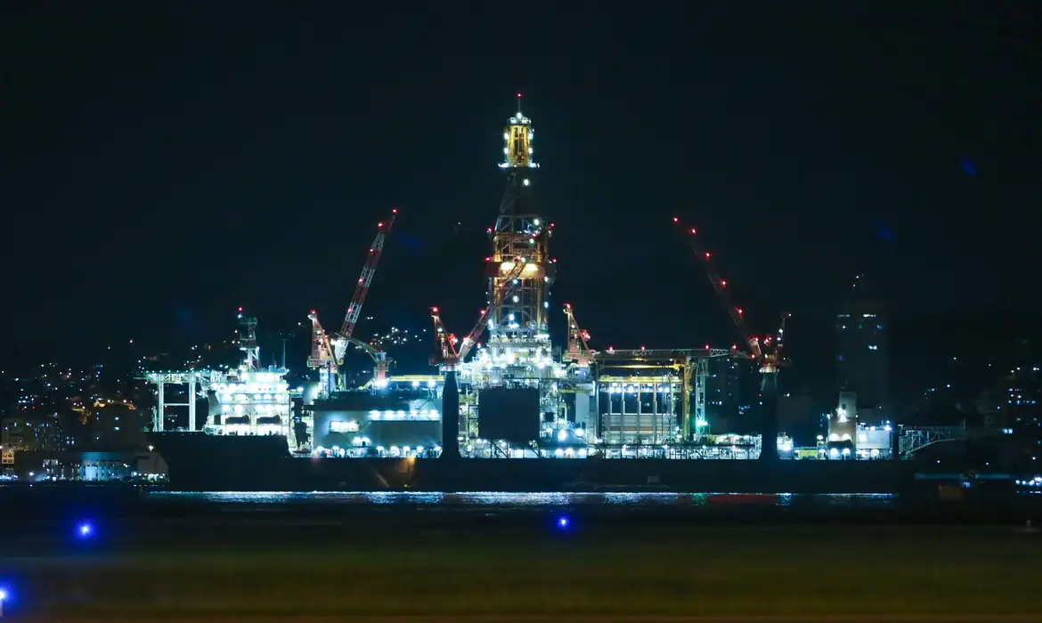 Apesar de liminar, Camex prorroga imposto sobre exportação de petróleo