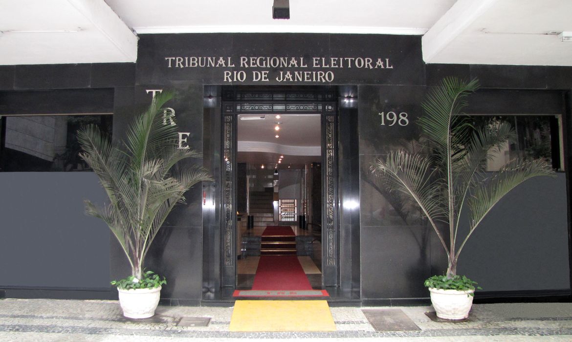 TRE-RJ cassa registro da candidatura do deputado estadual Val Ceasa