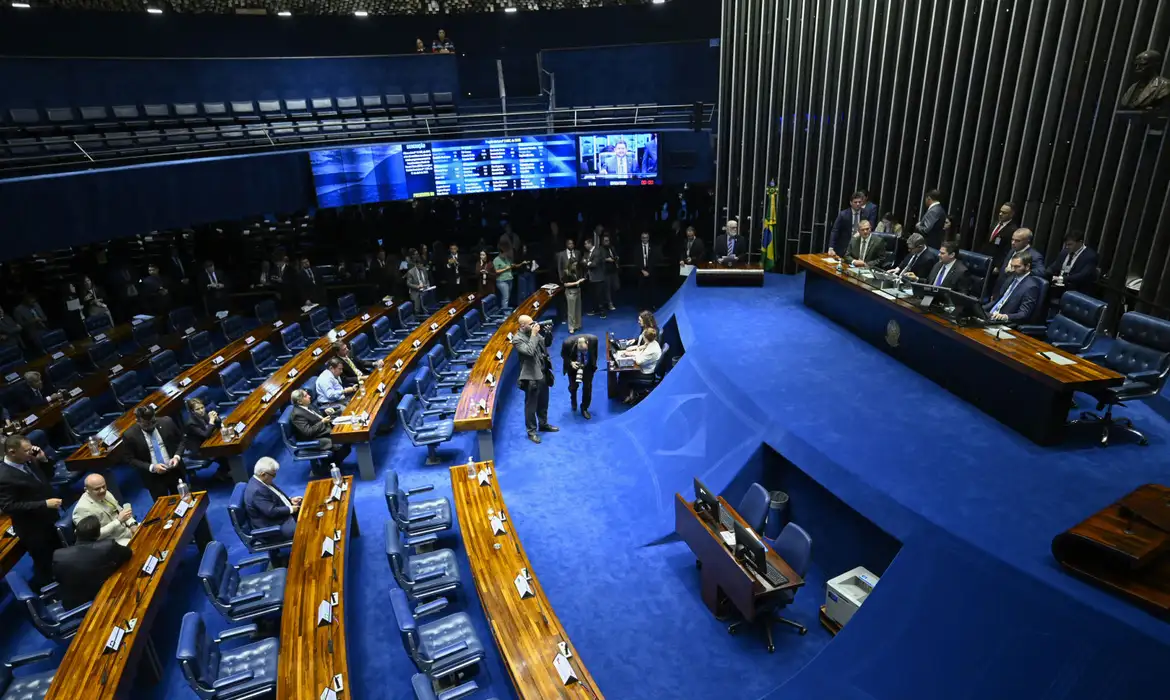 Veja quem são os novos senadores e como fica a composição do Senado